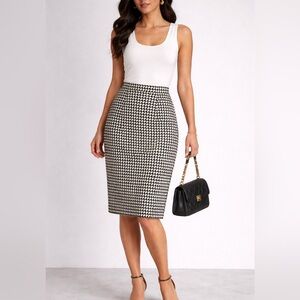 Banana Republic Black & White Geometric Pencil Skirt – Size 10